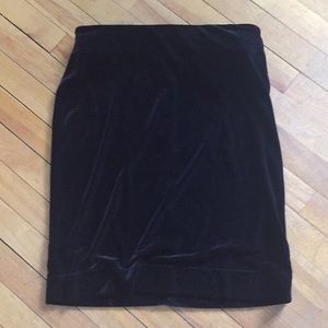 BCBG Maxazria size M velvet skirt.